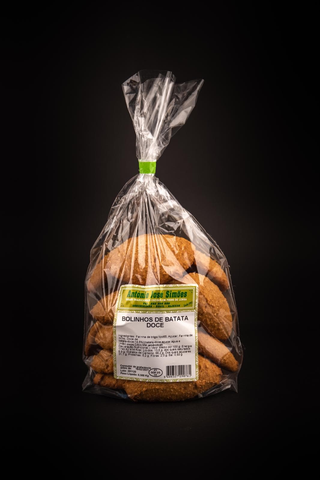 Bolinhos de batata-doce cozidos em forno de lenha